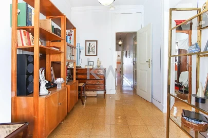 Apartamento T5 para Venda em Campolide