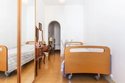 Apartamento T5 para Venda em Campolide