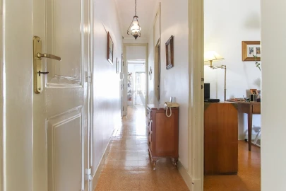 Apartamento T5 para Venda em Campolide