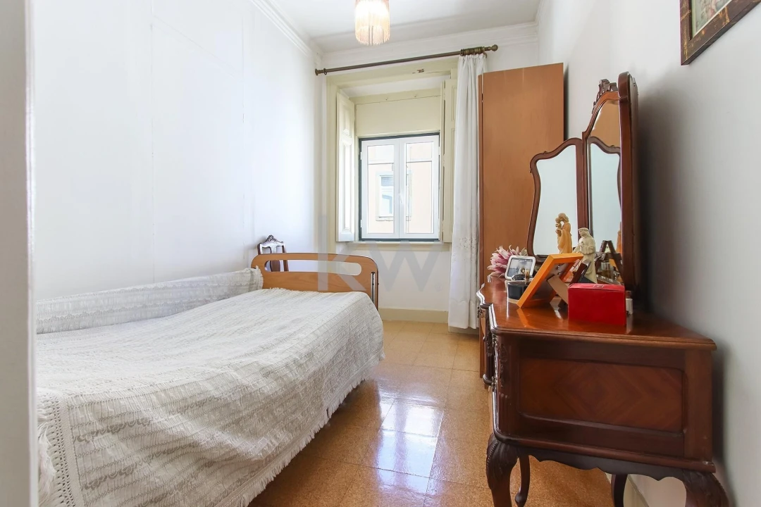Apartamento T5 para Venda em Campolide Foto 19