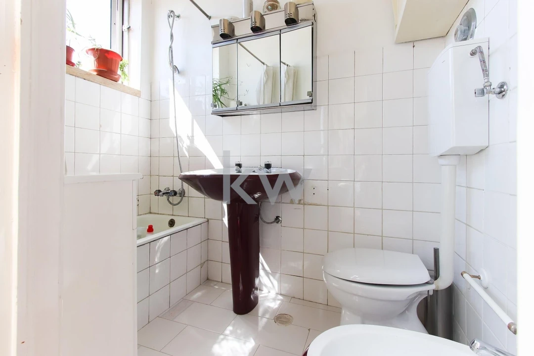 Apartamento T5 para Venda em Campolide Foto 14
