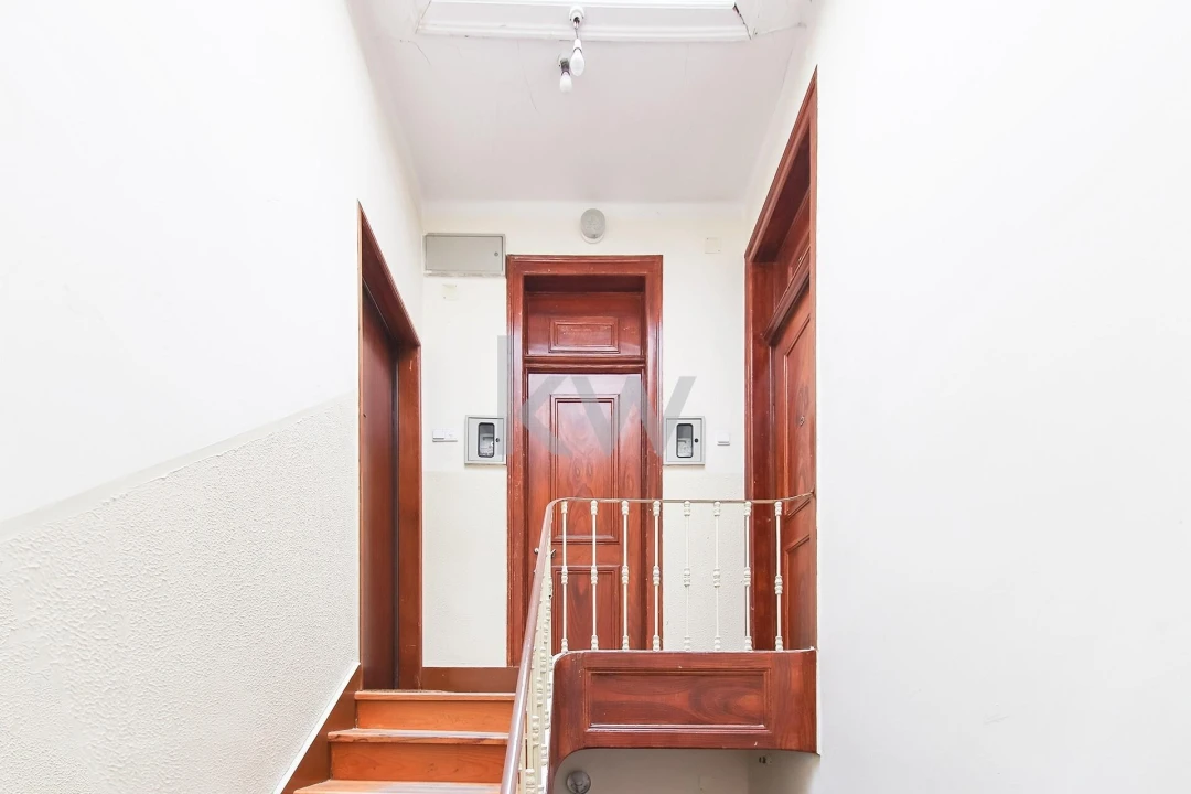 Apartamento T5 para Venda em Campolide Foto 25
