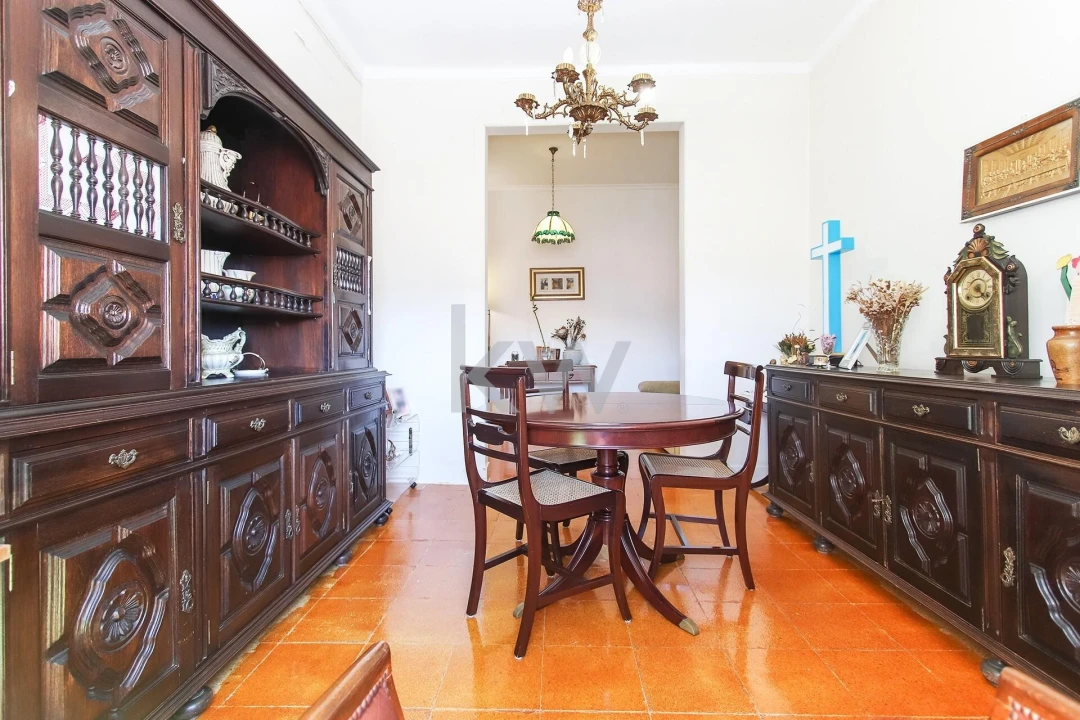 Apartamento T5 para Venda em Campolide Foto 9