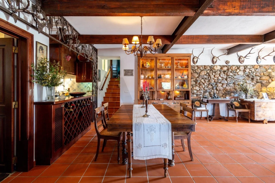 Moradia T8 para Venda em Serpins Foto 6