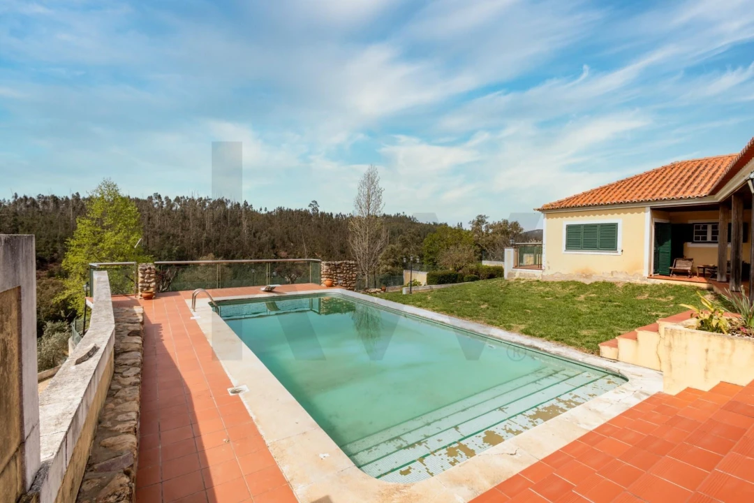 Moradia T8 para Venda em Serpins Foto 75