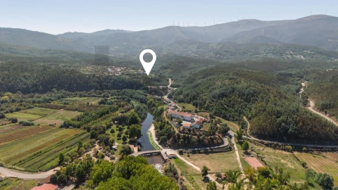 Moradia T8 para Venda em Serpins