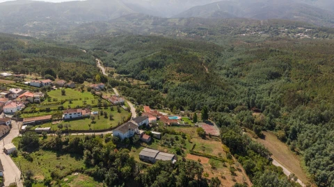 Moradia T8 para Venda em Serpins