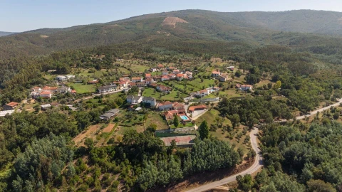 Moradia T8 para Venda em Serpins