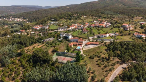 Moradia T8 para Venda em Serpins