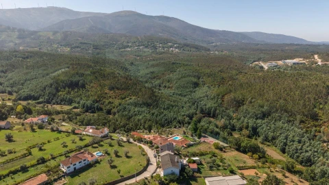 Moradia T8 para Venda em Serpins