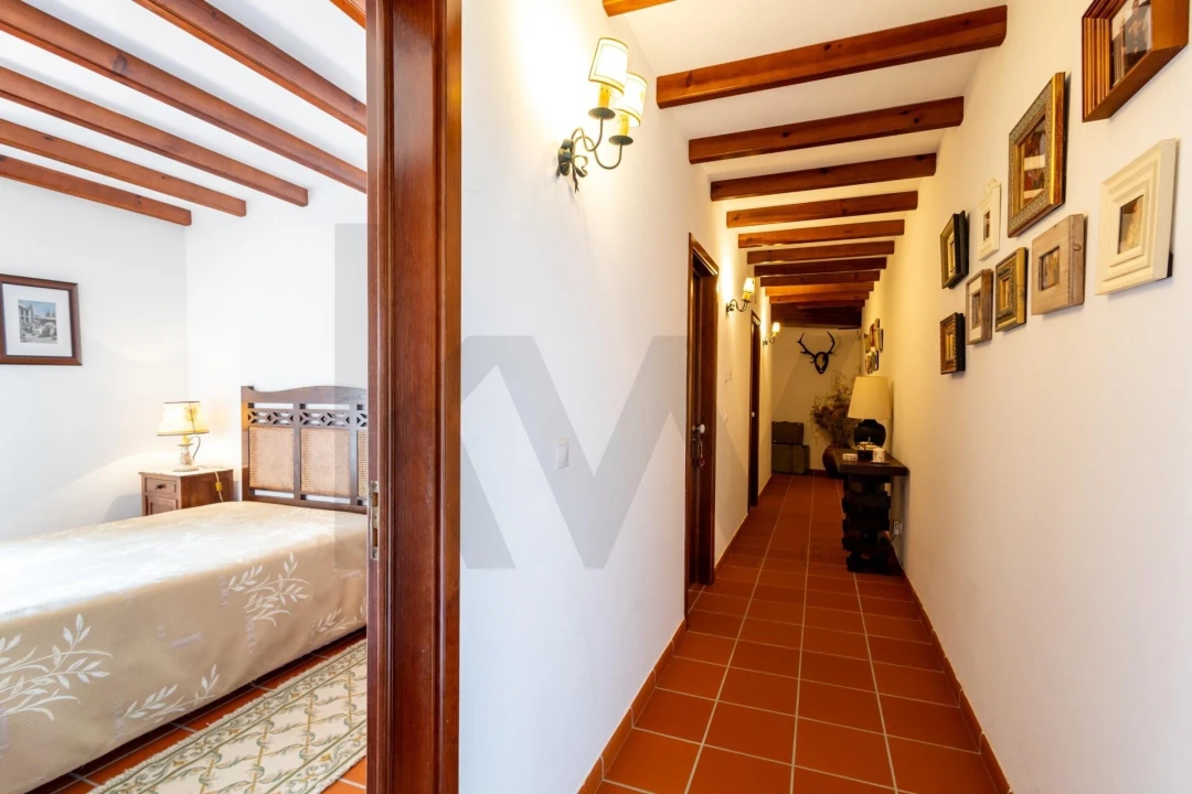 Moradia T8 para Venda em Serpins Foto 38