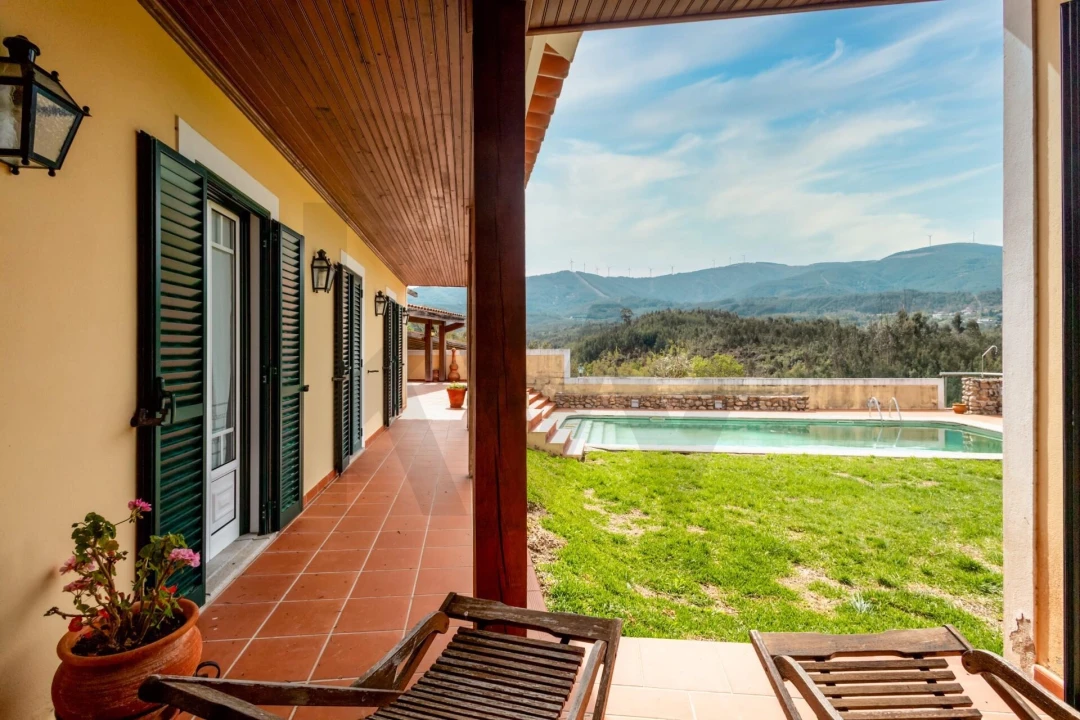 Moradia T8 para Venda em Serpins Foto 56