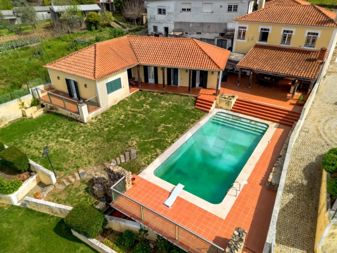 Moradia T8 para Venda em Serpins Foto 71