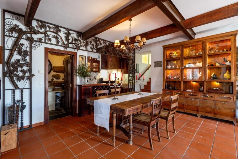 Moradia T8 para Venda em Serpins Foto 5