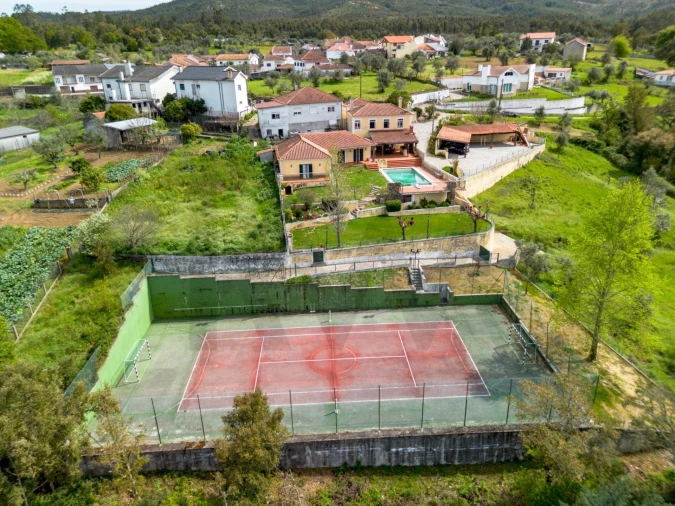 Moradia T8 para Venda em Serpins Foto 67