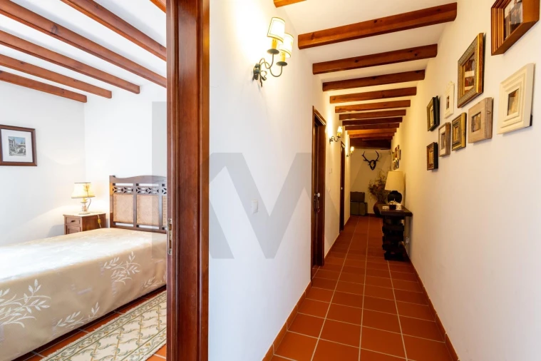 Moradia T8 para Venda em Serpins Foto 38