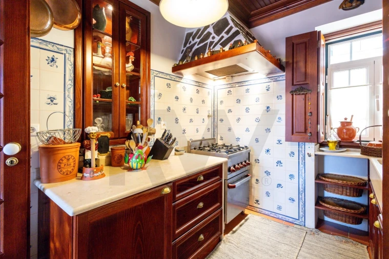 Moradia T8 para Venda em Serpins Foto 14