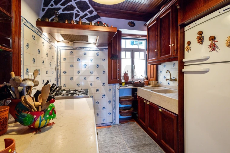 Moradia T8 para Venda em Serpins Foto 15