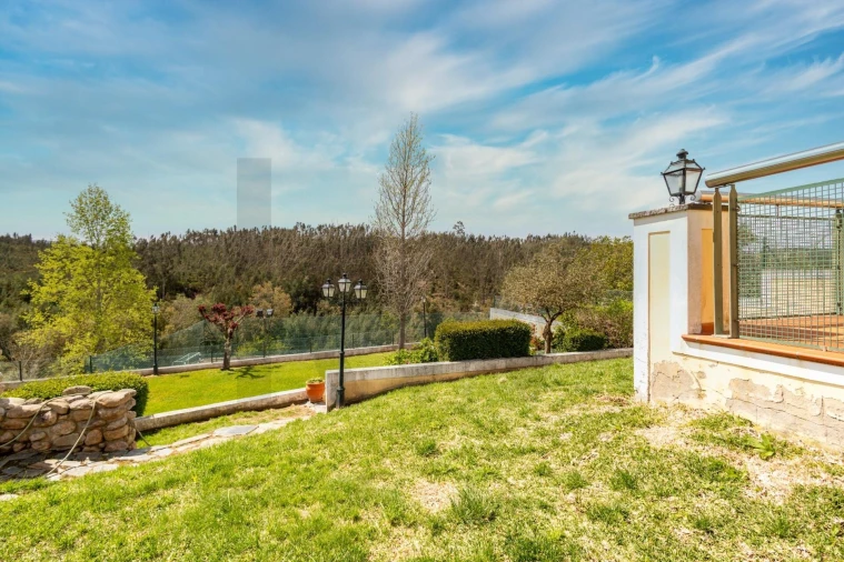 Moradia T8 para Venda em Serpins Foto 60