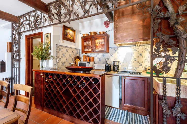 Moradia T8 para Venda em Serpins Foto 12