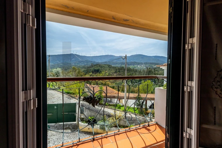 Moradia T8 para Venda em Serpins Foto 32