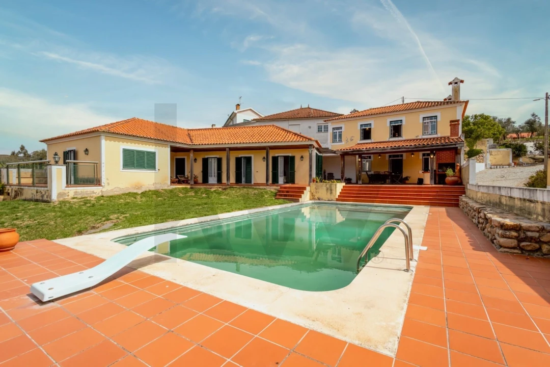 Moradia T8 para Venda em Serpins Foto 76