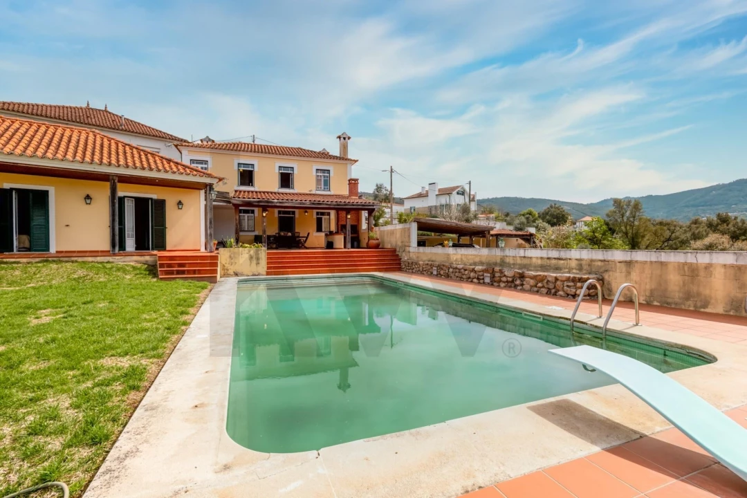 Moradia T8 para Venda em Serpins Foto 77