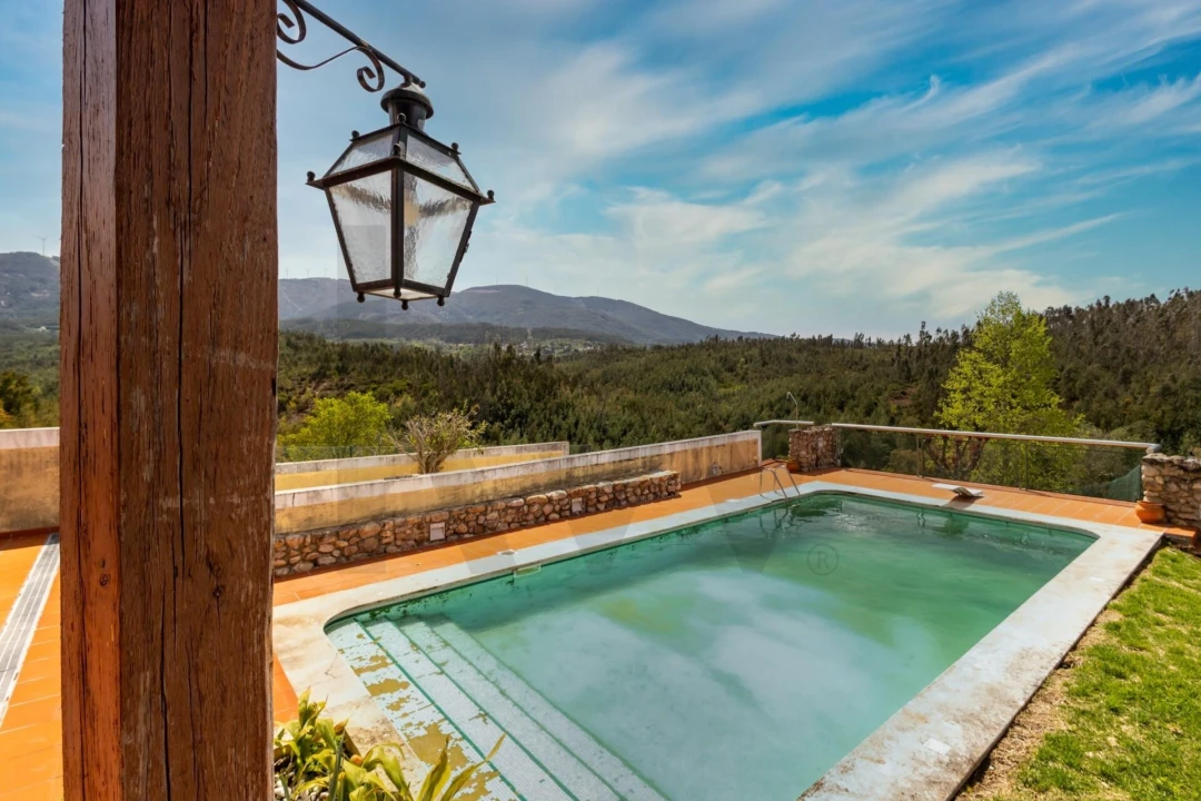 Moradia T8 para Venda em Serpins Foto 59