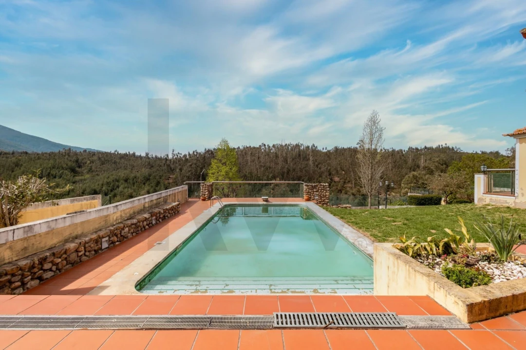 Moradia T8 para Venda em Serpins Foto 74