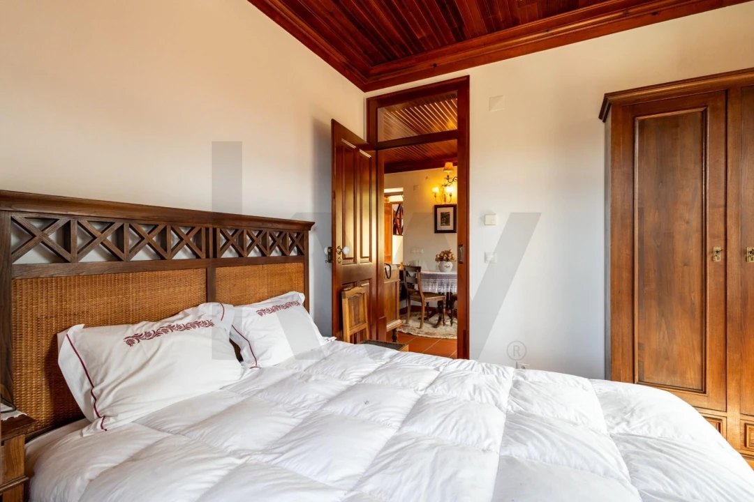 Moradia T8 para Venda em Serpins Foto 23