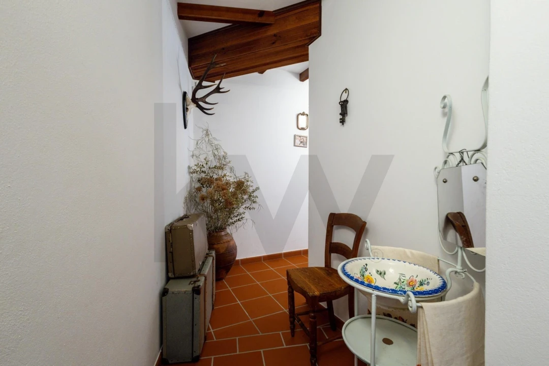 Moradia T8 para Venda em Serpins Foto 46