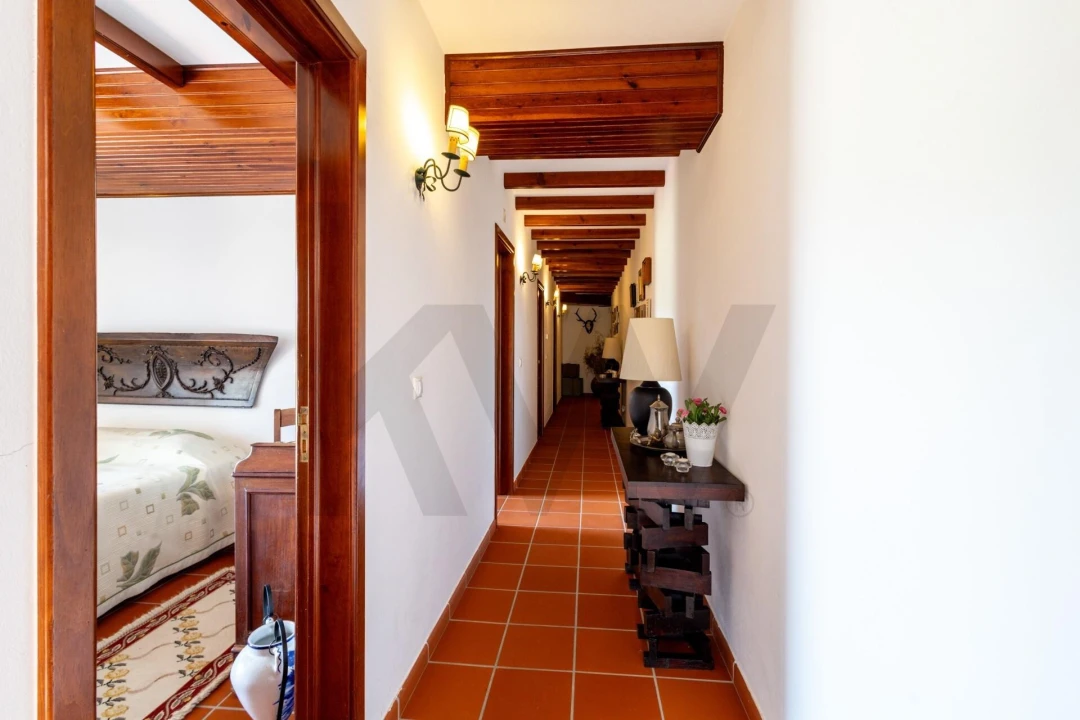 Moradia T8 para Venda em Serpins Foto 35