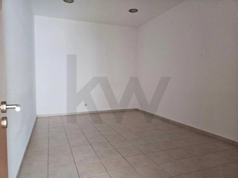 Loja para Venda em Odivelas Foto 14