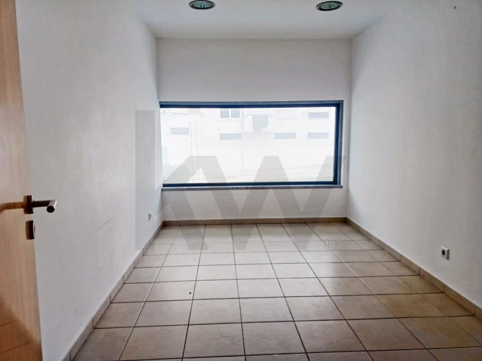 Loja para Venda em Odivelas Foto 13