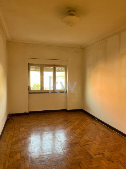 Prédio para Venda em Campolide