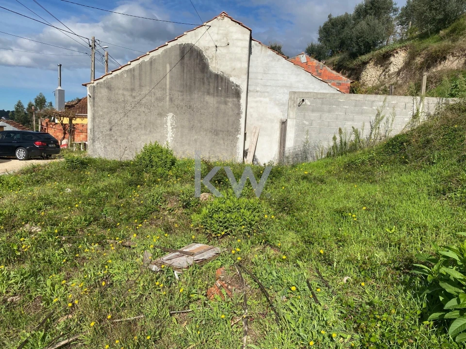 Moradia T2 para Venda em Santiago e São Simão de Litém e Albergaria dos Doze Foto 9