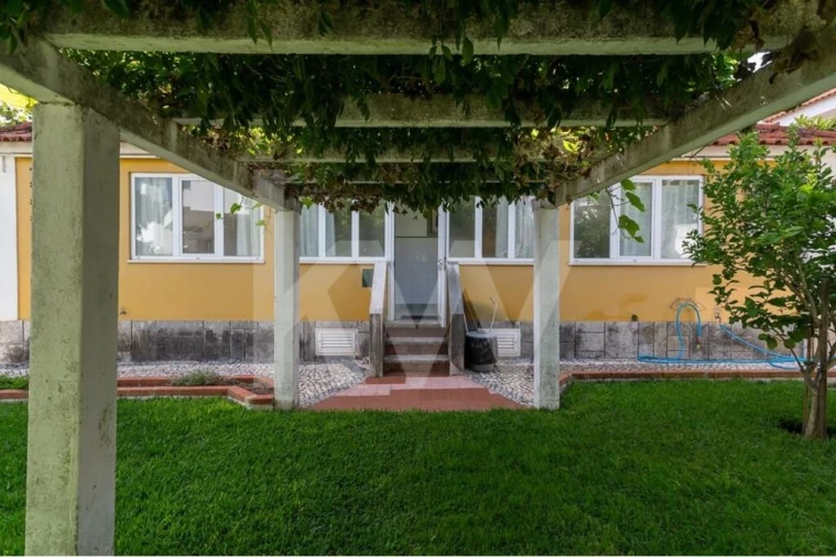 Moradia T4 para Venda em Algés, Linda-A-Velha e Cruz Quebrada-Dafundo Foto 2