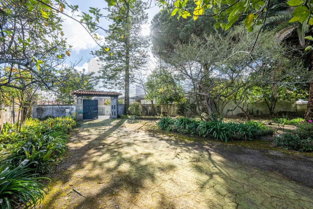 Moradia T5 para Venda em São João da Madeira Foto 3