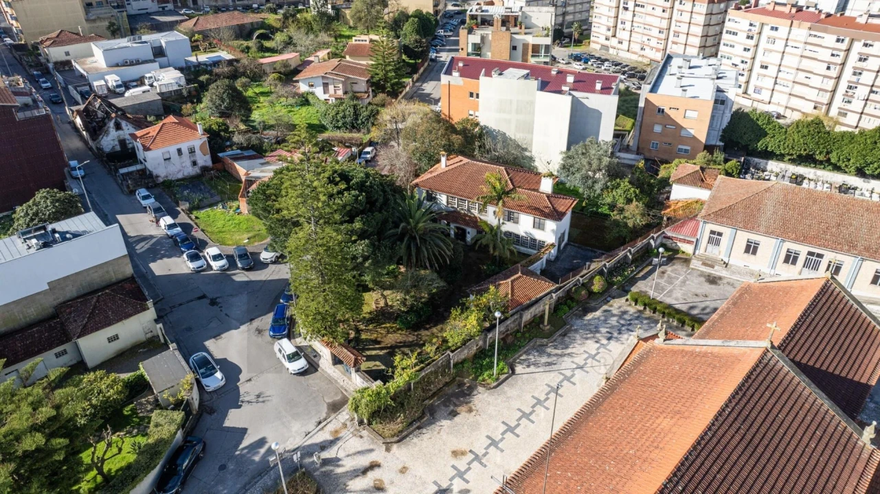 Moradia T5 para Venda em São João da Madeira Foto 12