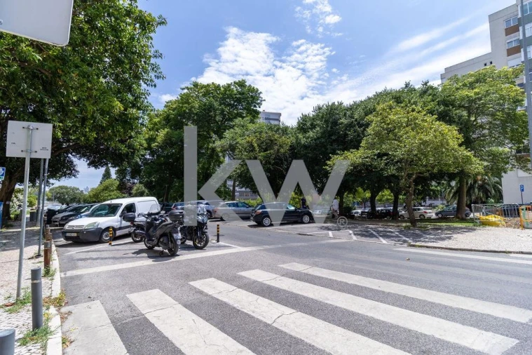 Apartamento T4 para Venda em Beato Foto 33