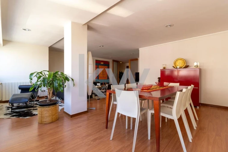 Apartamento T4 para Venda em Beato Foto 5