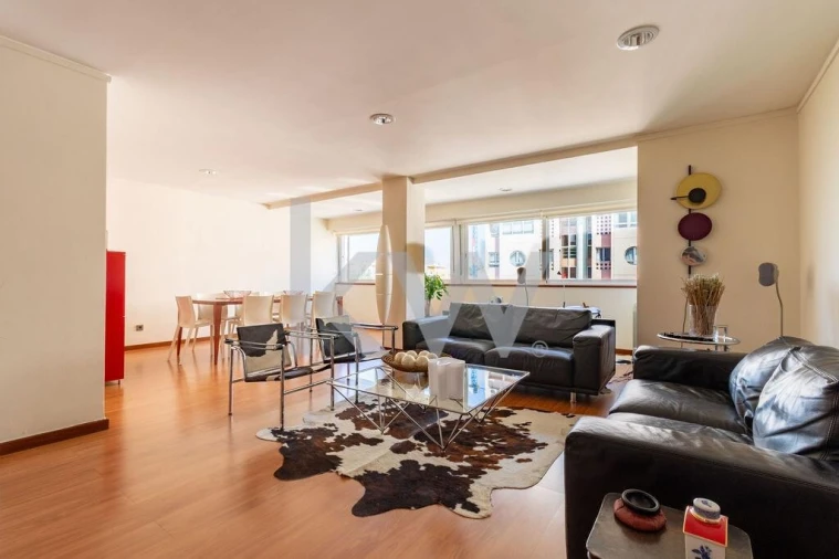 Apartamento T4 para Venda em Beato Foto 2