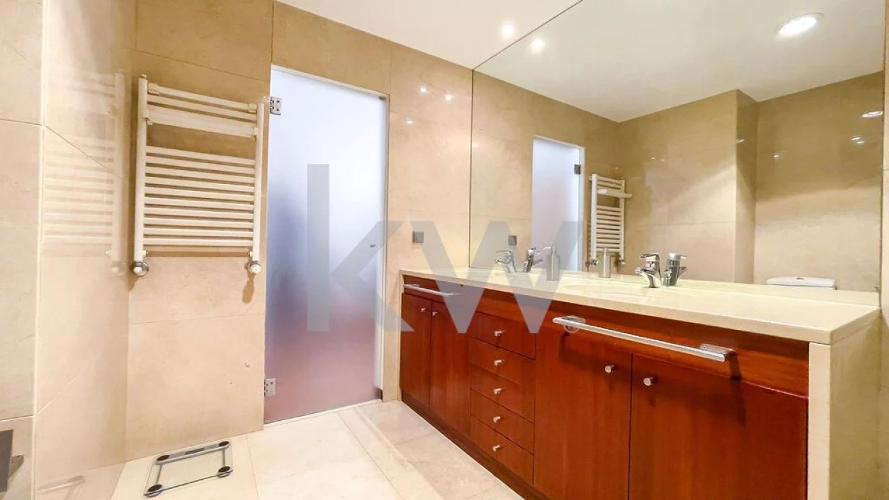 Apartamento T4 para Venda em Beato Foto 23
