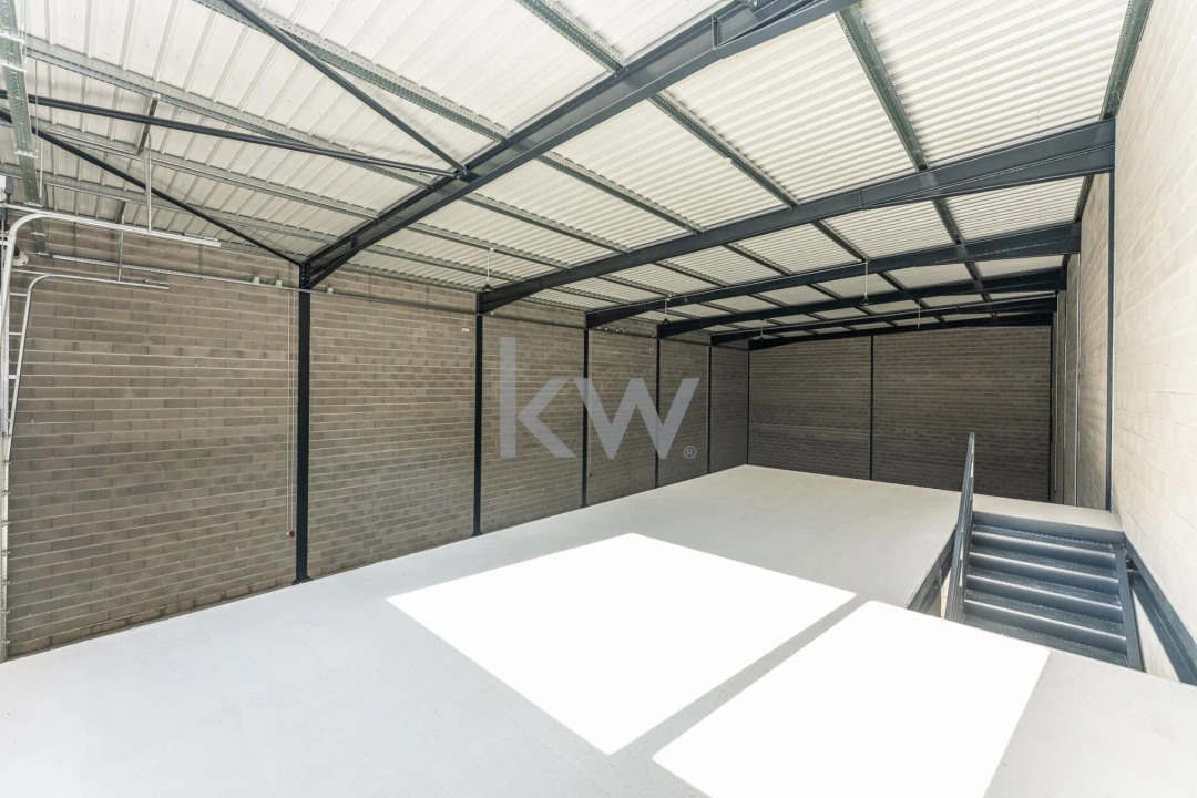 Armazém para Arrendamento em Livração Foto 6