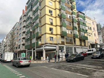 Loja para Arrendamento em Arroios