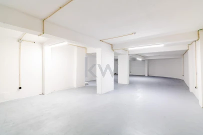 Loja para Arrendamento em Arroios