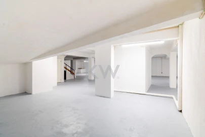 Loja para Arrendamento em Arroios