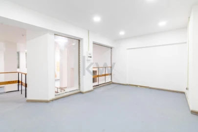 Loja para Arrendamento em Arroios