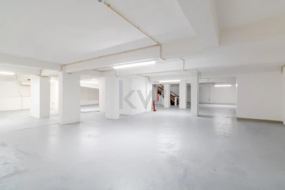 Loja para Arrendamento em Arroios