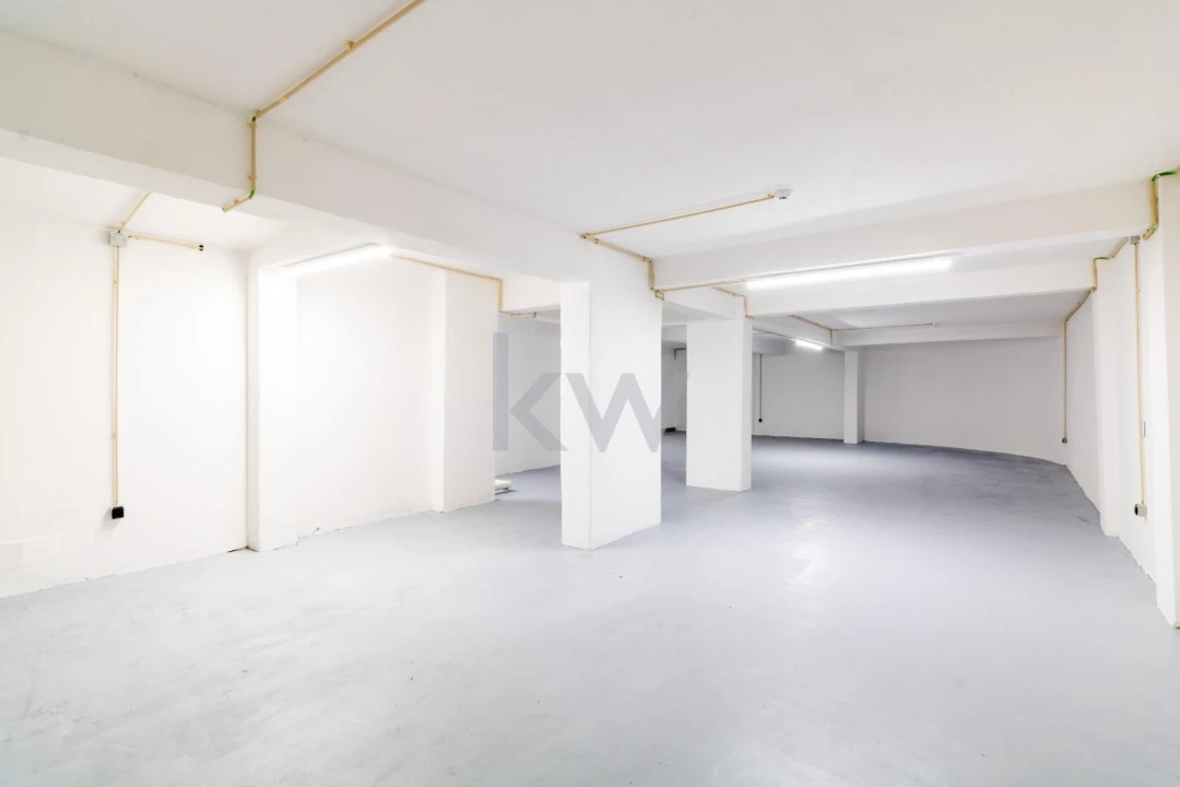 Loja para Arrendamento em Arroios Foto 16